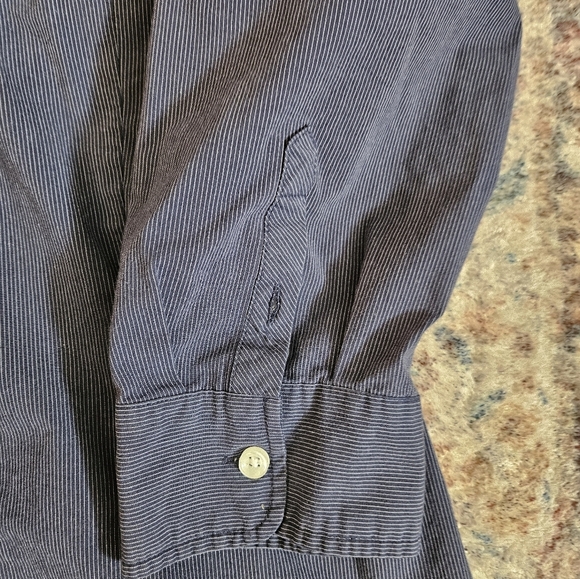 G.H. Bass & Co. Blue Striped Button up Shirt. With a lil ruffle. Size L - Picture 4 of 6